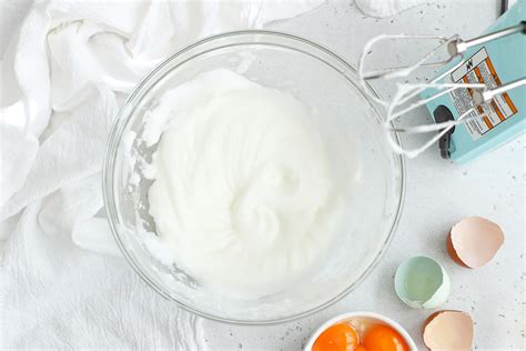 How To Whip Egg Whites And Sugar