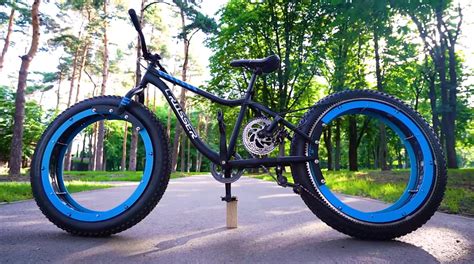 Build your own Tron Bike? This wild hubless fat bike build looks the ...