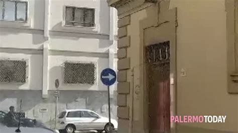 Video Si Rompe Una Tubatura In Zona Via Roma Maxi Fontana In Strada