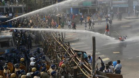 Rally Turns Violent Bjp Worker Killed In Bengal Kolkata Hindustan