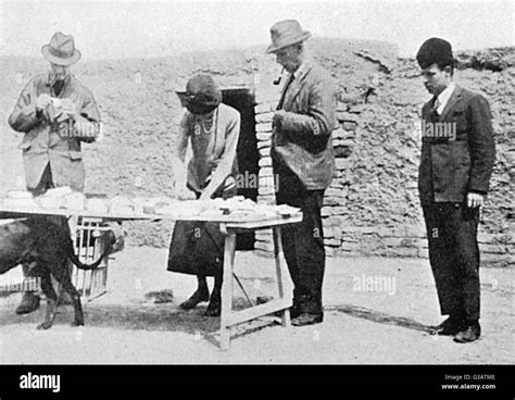 Dividing the Finds - Iraq - Archaeology - Gertrude Bell Stock Photo - Alamy