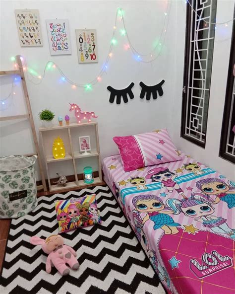 15 Desain ruang kamar tidur tema kartun, ada Frozen hingga Doraem