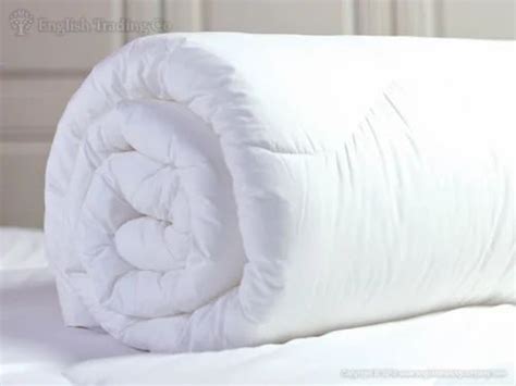 Plain White Hotel Duvets at Rs 1100 in Lucknow | ID: 19560579391