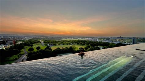 This Tokyo Hotel Has An Amazing Rooftop Infinity Pool With Views