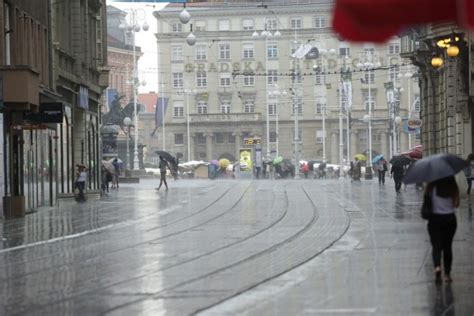 Foto Jak Vjetar I Pljusak U Gradu Iznenadio Zagrep Ane Zagreb Info