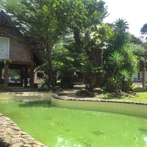 puteri ayu chalet yan campground