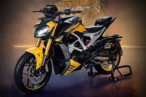 Tvs Apache Rtr A Freestyler Esportiva Inspirada No Futuro