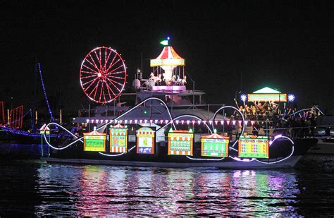 110th Annual Christmas Boat Parade Lights Up Newport Harbor - Newport Beach News