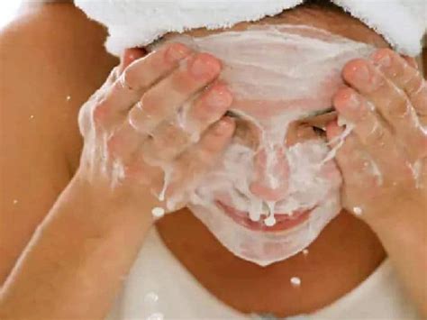 Five Cleansing Mistakes You Must Avoid चेहरा चमक जाए इसके लिए फेश