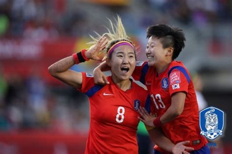 영상 한국 여자축구 월드컵 사상 첫 16강 쐈다 한국일보