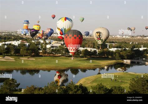 Leon, Mexico. 13th Nov, 2020. Hot air balloons rise during the 2020 ...