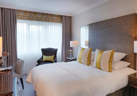 Rooms and Suites at Hotel Continental | HOTEL CONTINENTAL