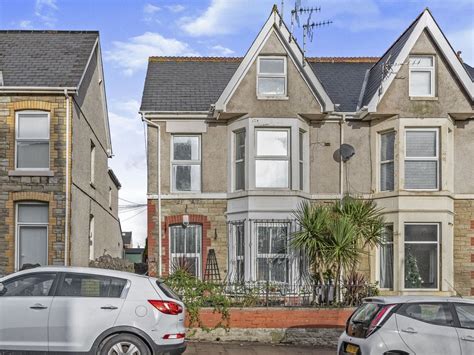 3 Bed Maisonette For Sale In Victoria Avenue Porthcawl Cf36 Zoopla