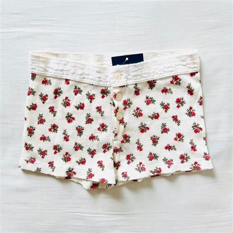 Brandy Melville Shorts Bnwt Brandy Melvillejohn Galt Red Green