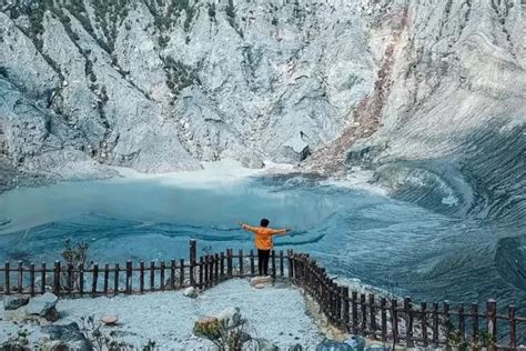 Gunung Tangkuban Perahu Wisata Alam Dengan Pemandangan Memukau Yang