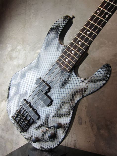 B C Rich Usa Gunslinger Bass Snake Skin