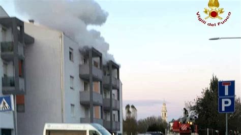 Devastante Incendio In Citt A Fuoco Un Appartamento Evacuato L