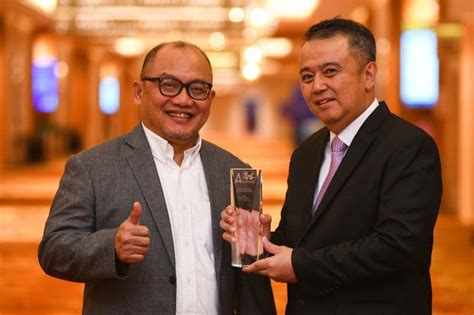 Foto Btn Sabet Penghargaan Best Bank For Csr In Indonesia Dari Asia Money