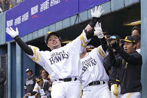 ソフトバンク・山川穂高が移籍初戦で1号2ラン 「どすこい」も初披露 サンスポ