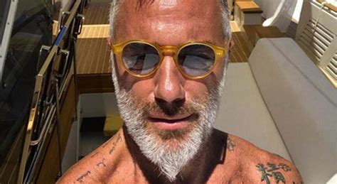 Gianluca Vacchi Il Gesto Pericoloso Mentre Lo Yatch Sfreccia Sui