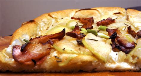 Apple Bacon And Onion Pizza Recipe Stephencooks