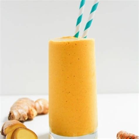 Ginger Turmeric Smoothie Recipe with Mango | fANNEtastic food