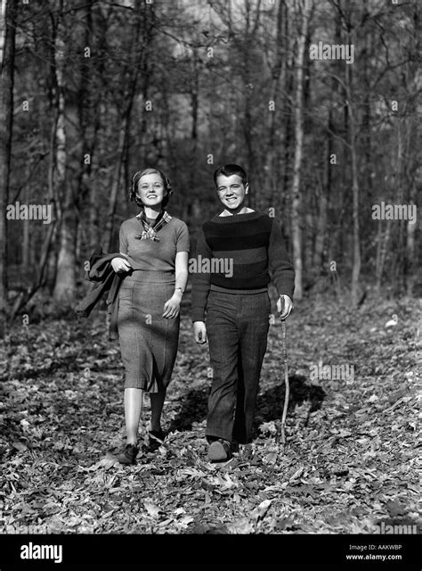 1940s Couple Teen Boy Girl Hi Res Stock Photography And Images Alamy