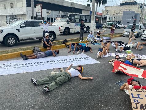 La Jornada Opositores Al Tren Maya Bloquean Carretera Federal 307