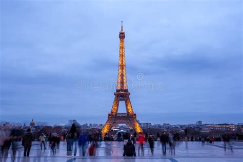 Vista Da Torre Eiffel De Jardins Du Trocadero Em Paris Fran A A Torre