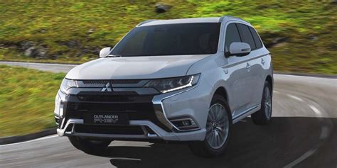 Mitsubishi Outlander PHEV 2019 premiada como SUV Verde del Año