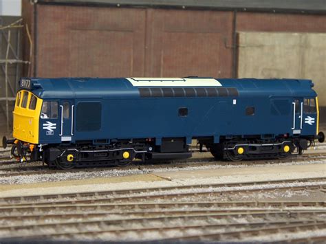 Heljan O Gauge Br Class 25 25 3 Br Blue Full Yellows Pre Tops With Double Arrows Under The Cab 2557