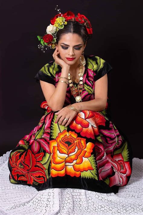 Pin By Dina Urrutia On Cuadros Mexicanos Traditional Mexican Dress Mexican Outfit Mexican