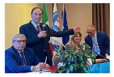 Tot Cuffaro Eletto All Unanimit Segretario Nazionale Della Democrazia