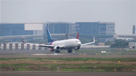 Pesawat Sriwijaya Air Landing Di Bandara Soekarno Hatta Cgk Jakarta