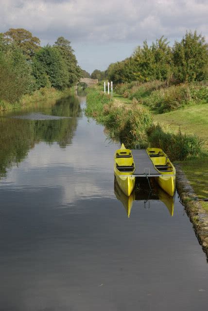 Montgomery Canal Queen S Head Stephen McKay Cc By Sa 2 0 Geograph