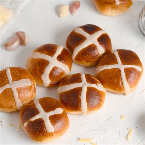 Savour Garlic And Cheese Hot Cross Buns Recipes Dairy UK
