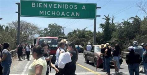 Bloquean Límites De Michoacán Y Colima Para Pedir La Intervención De La Onu Ante Ataques Armados