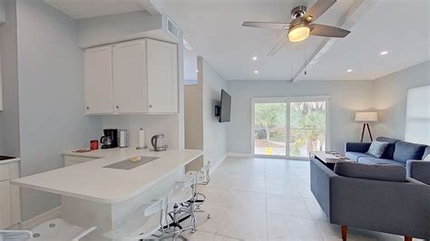 1236 13th St Sarasota Two Bedroom Unit Matterport 3D Showcase