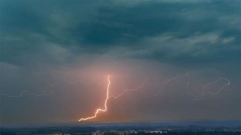 Thunderstorms, dry lightning create wildfire risk in western Washington