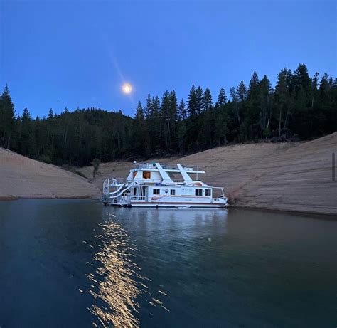 Shasta Lake Houseboat Rentals ⋆ Luxury Houseboat Rentals