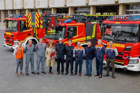 FW Bremerhaven Brasilianische Delegation Zu Gast Bei Der Feuerwehr