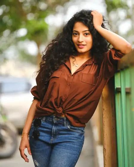 Anjali Nair Top Hot Pics And Photo