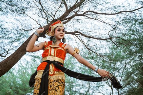 Premium Photo | Women presenting traditional javanese dance movements