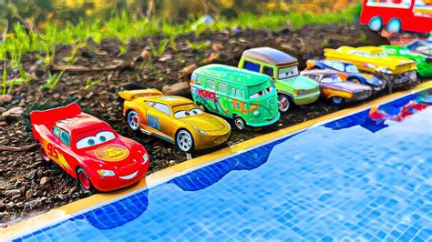 Disney Pixar Cars Falling Into Deep Pool Lightning McQueen Tow Mater