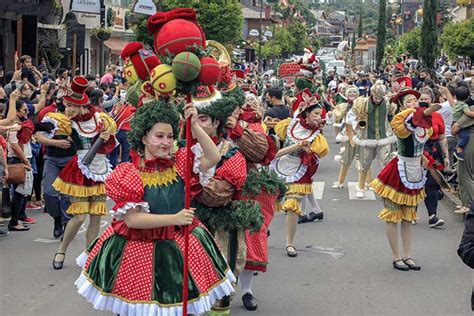 Desfile De Natal Cativa Os Visitantes Nas Ruas De Gramado Revista News