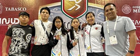 Luchadoras y luchadores oaxaqueños cosechan 17 medallas 5 de oro en