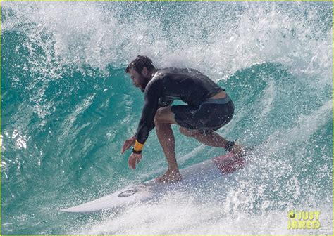 Chris Hemsworth Looks Super Hot Surfing In Australia Photo 3642121