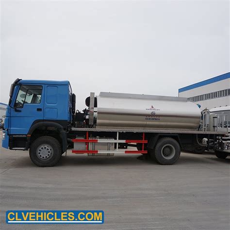 HOWO 10cbm 10000L Road Surface Maintenance Truck Asphalt Distributor