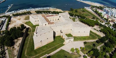 Castello Di Barletta Scopri La Storia Del Castello Italyra