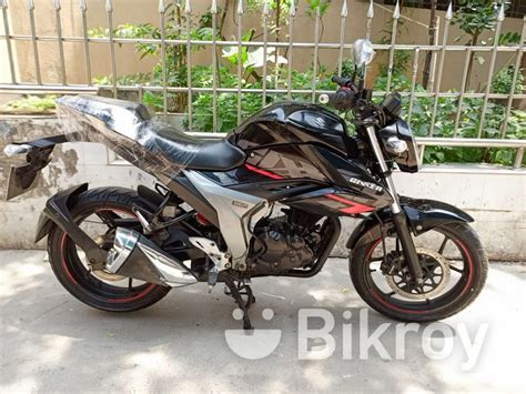 Suzuki Gixxer FRESH BIKE 2021 Apple For Sale Malibag Bikroy